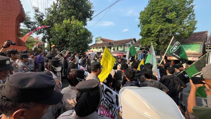 Mahasiswa Mojokerto sampaikan Aspirasi Terkait Implementasi Program MBG dan KDMP